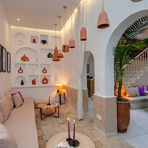 K-white Guest house